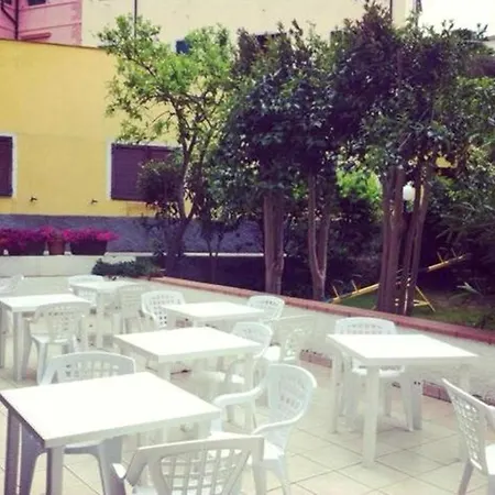Hotel La Conchiglia 3*